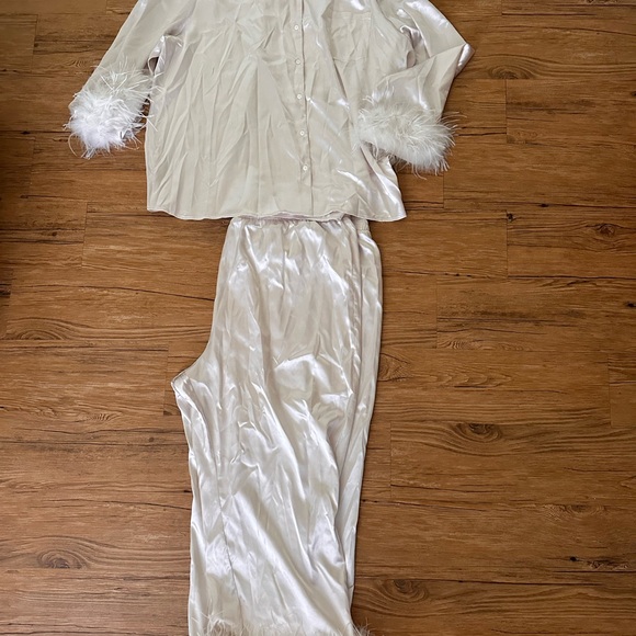 Ivy City Co White Satin Feather-Trim Pajama Set - Picture 3 of 7